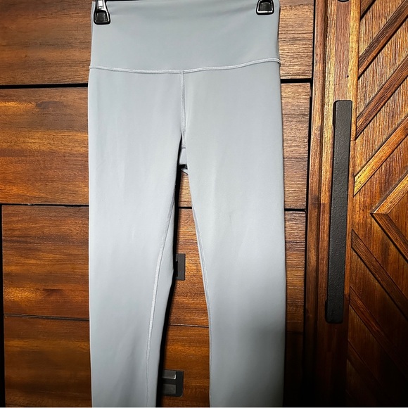 Lululemon Athletica Fast and Free High rise Crop Concrete Blue Size 6 - Picture 2 of 8